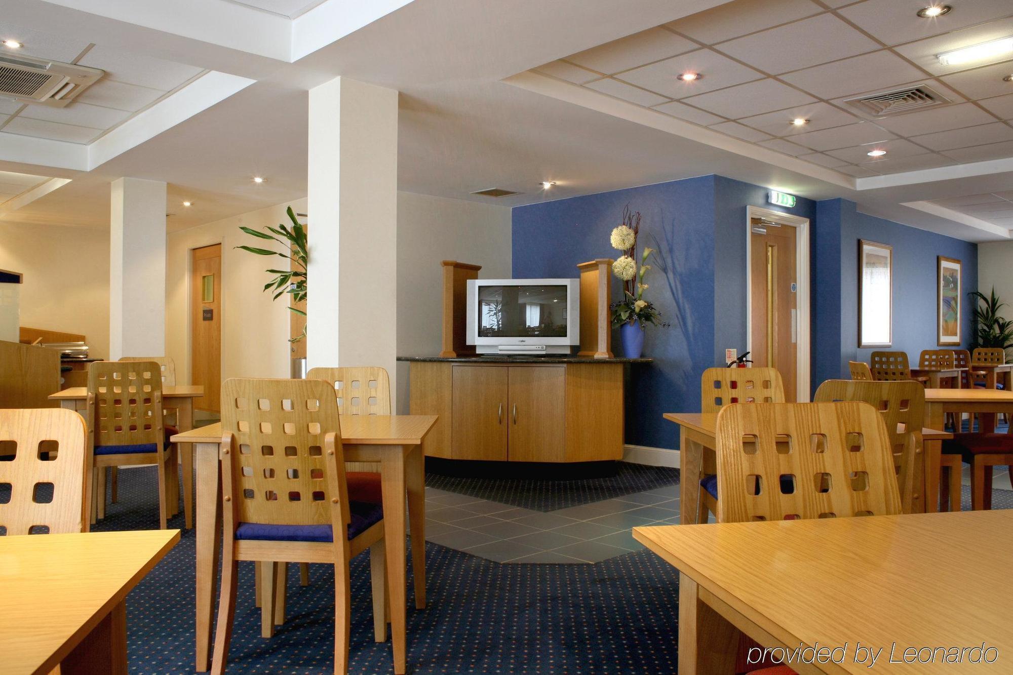 Holiday Inn Express Aberdeen City Centre, An Ihg Hotel מסעדה תמונה